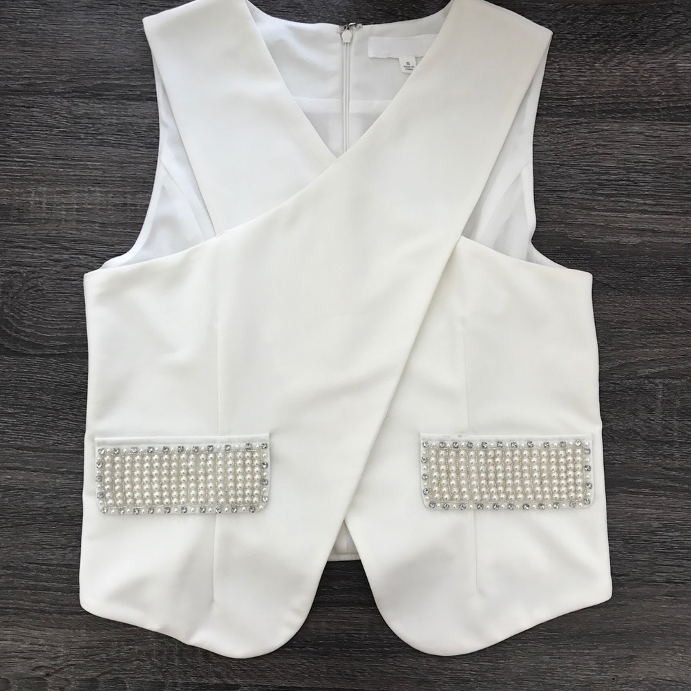 WHITE WRAP FRONT PEARL DETAIL TOP - Picture 5 of 6