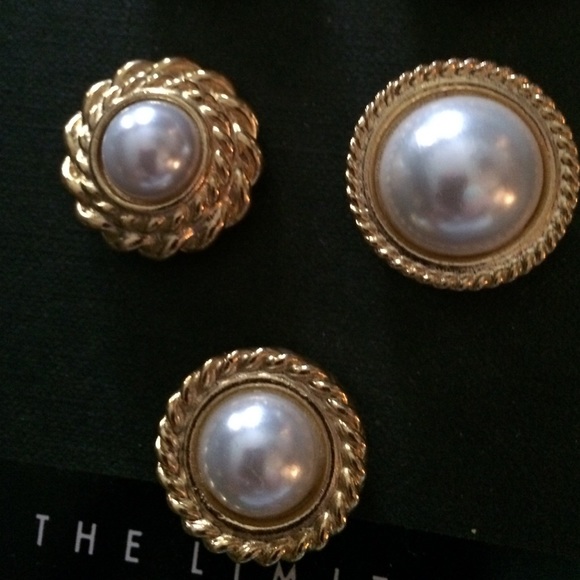 Button Covers listed as part of group now - Picture 3 of 4