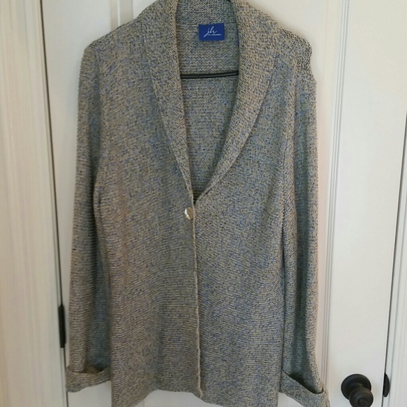 Sweater for relaxed afternoon with jeans