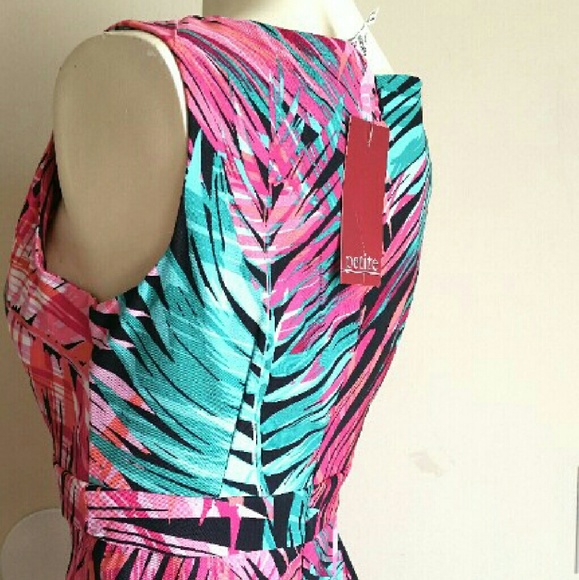 🍎SOLD🍎Palm Leaf Dress - Picture 3 of 4