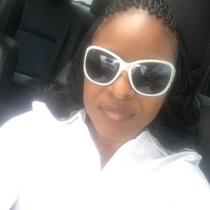 Meet your Posher, Shelitta