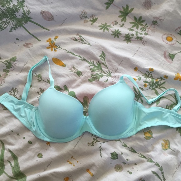 NEW VICTORIA SECRET BRA