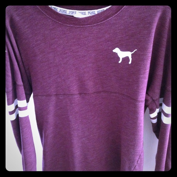 SOLD.VS- Oversized maroon crew.