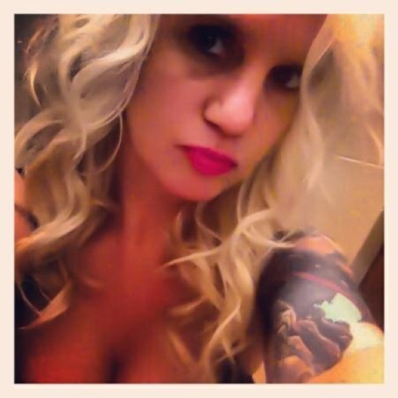 I am now a Posh Ambassador 🥂🍾 - Picture 4 of 6