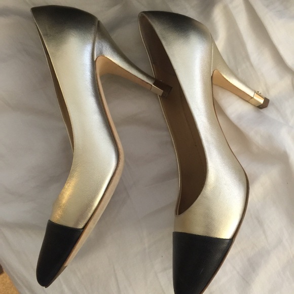 Chanel gold and black tip heels 36 - Picture 2 of 4