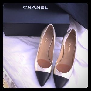 Chanel gold and black tip heels 36
