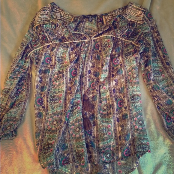 American Eagle Outfitters Top ON HOLD