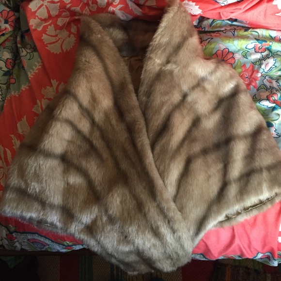 Vintage Regina Glenara  Fur Shawl