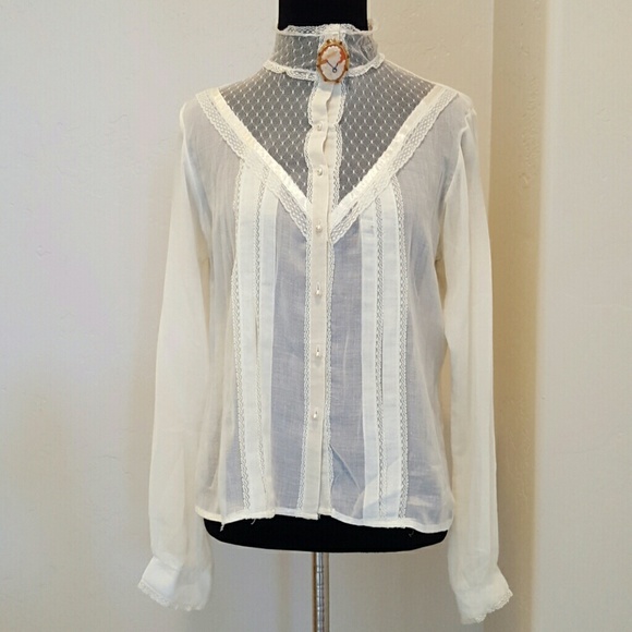 Vintage Tops - Victorian Vintage cream Top medium