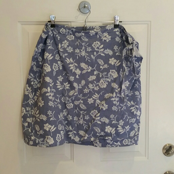 *PRICE DROP* Super cute Woolrich wraparound skirt
