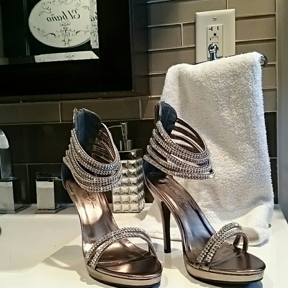 🆕SEXY Gorgeous heels🎉🎉Host pick🎉🎉 - Picture 4 of 7