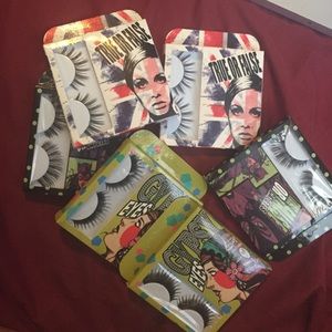 Bundle of 6 True or False Fake Lashes!