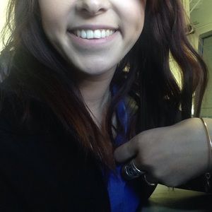 Meet your Posher, Alicia