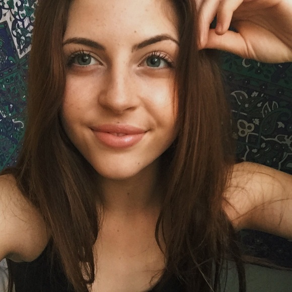 Meet your Posher, Hannah