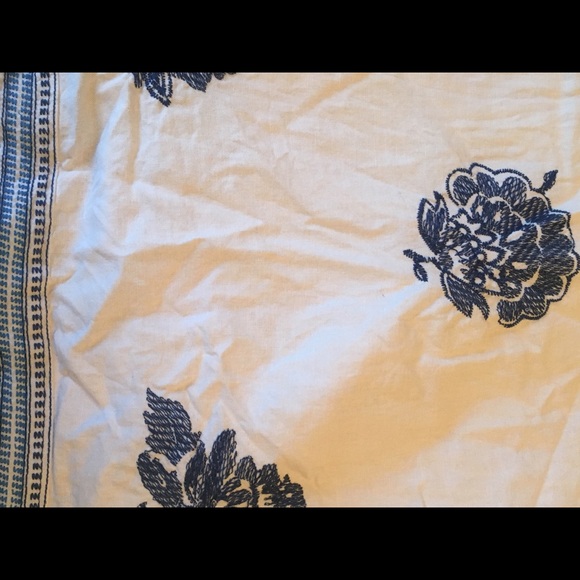 Blue and white floral shift dress - Picture 2 of 4