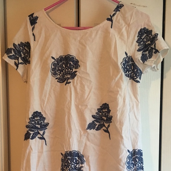 Blue and white floral shift dress - Picture 4 of 4