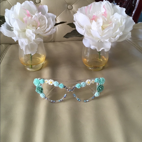 LE Not So Blue CateyeMEOW Clear Lens Glasses - Picture 2 of 2