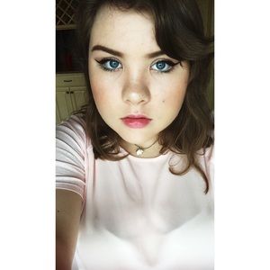 Meet your Posher, Caroline