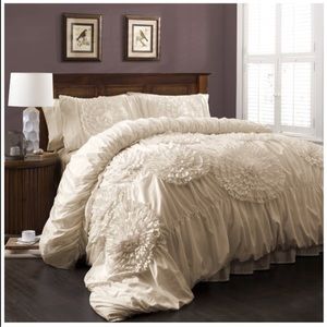 Anthropologie comforter with 2 shams