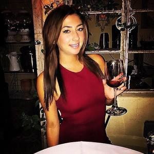 Meet your Posher, Camille