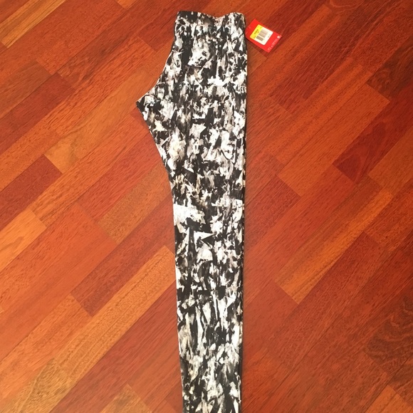 Nike capri workout pants