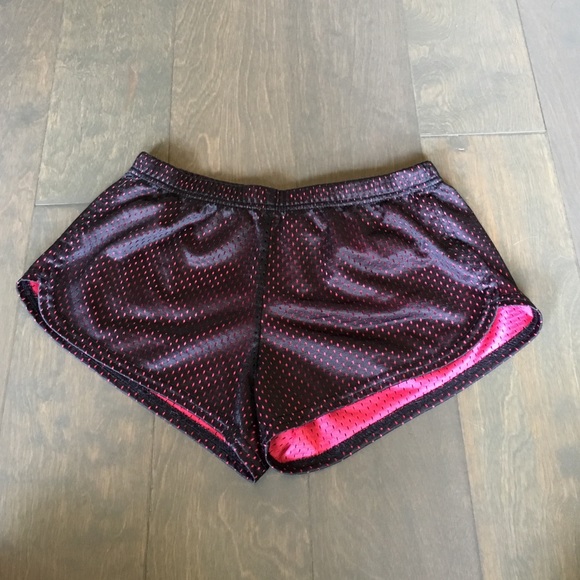 🎈SOLD🎈 Black and red mesh soffe shorts NWOT - Picture 1 of 2
