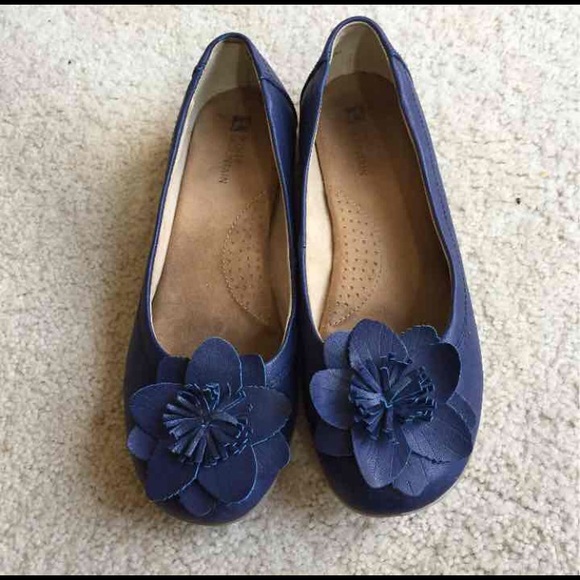Blue flowered flats