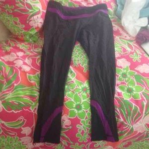 Lululemon crops size 8