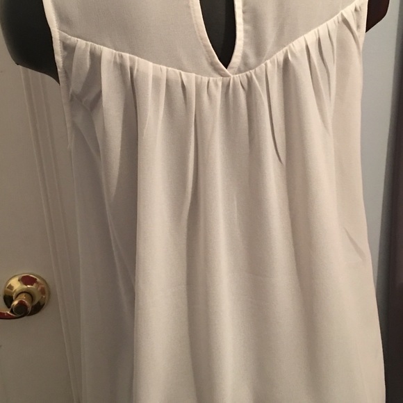 White sheer high low blouse. - Picture 4 of 4