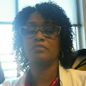 Meet your Posher, Yolanda