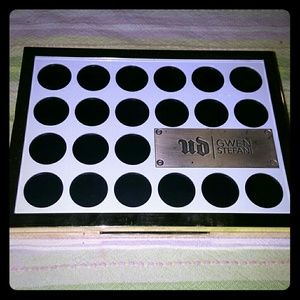 Gwen Stefani Urban Decay pallete