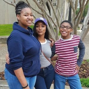 Meet your Posher, Yvette