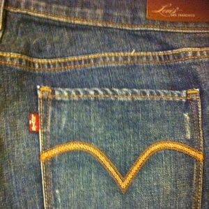 NWOT Levi's jeans