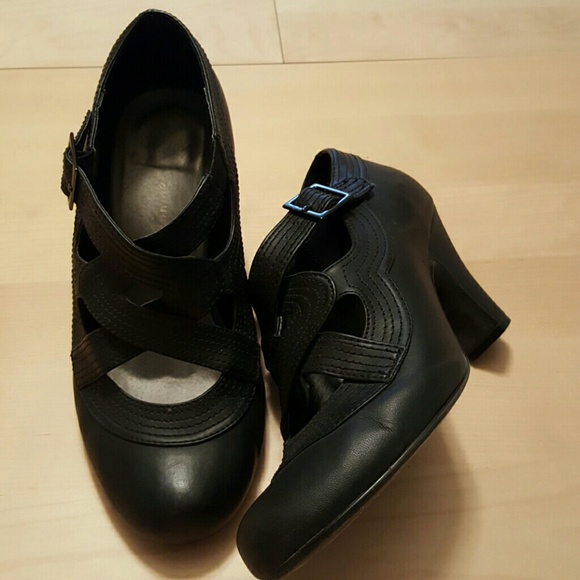 Cloud walkers  Shoes - Cloud walkers black  heels