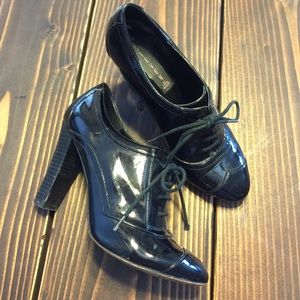 Black patent Steve Maddens, size 7.5.