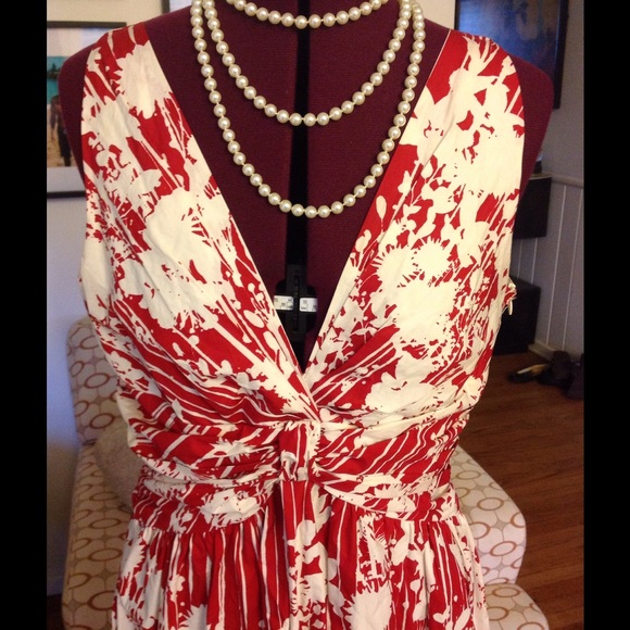 Moschino Ultra feminine & beautiful Designer dress - Picture 2 of 4