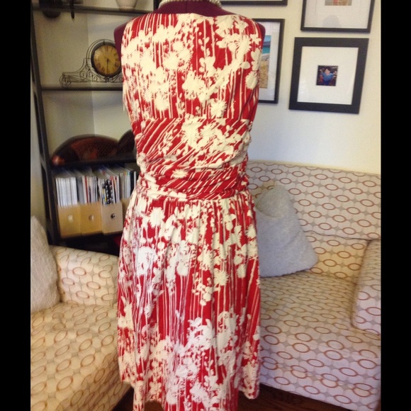 Moschino Ultra feminine & beautiful Designer dress - Picture 3 of 4