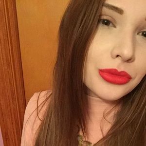 Meet your Posher, Briana