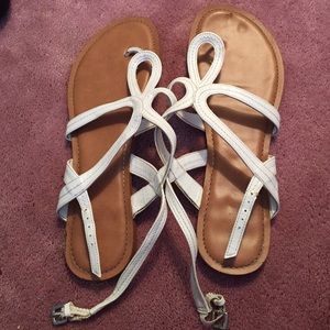 White buckle sandels. RESERVED