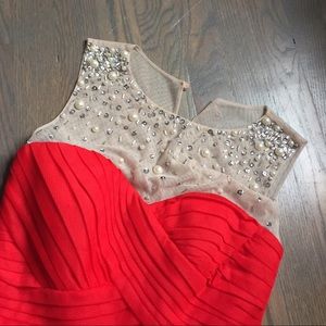 HP 🎉🎉 $60 Embellished upper and tulle bottom