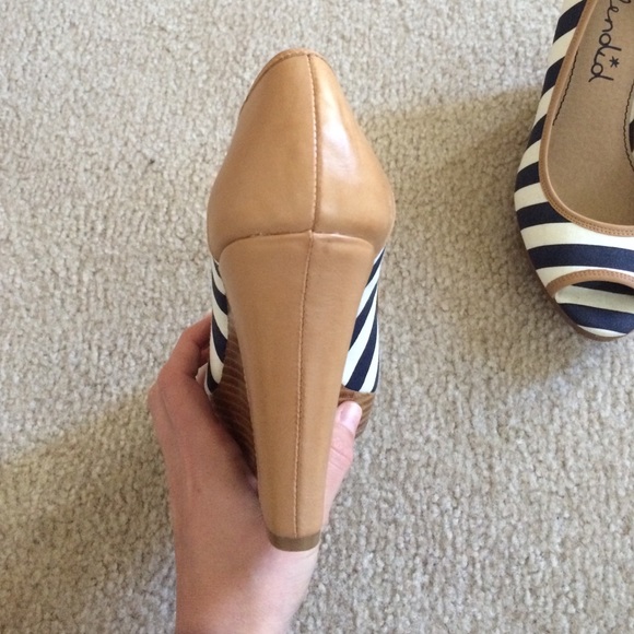 Splendid navy and white striped wedges - Picture 4 of 4