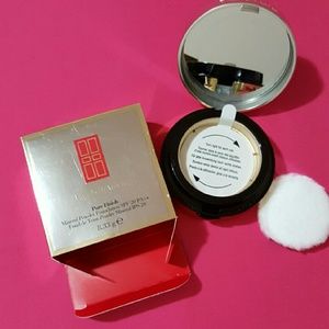 Elizabeth Arden Mineral Foundation
