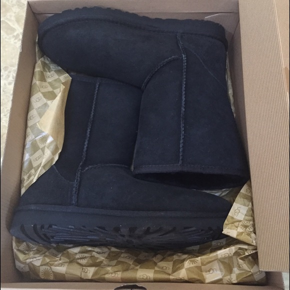 BRAND NEW UGGS - SIZE 9 UGG BOOTS - BLACK
