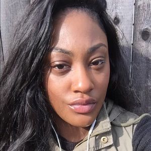 Meet your Posher, Lena