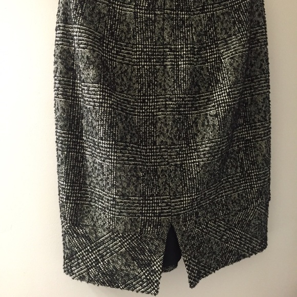 Express dress - Picture 2 of 4