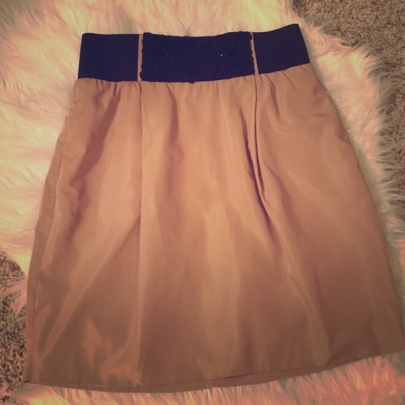 Pale pink skit with pockets