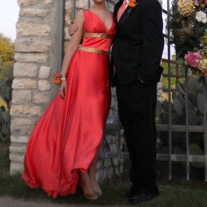 Beautiful orange prom dress!