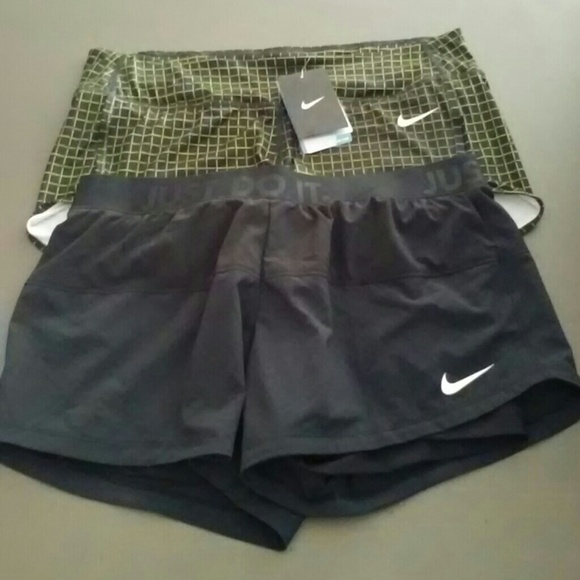 Brand new Nike shorts - Picture 2 of 3