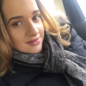 Meet your Posher, Janel