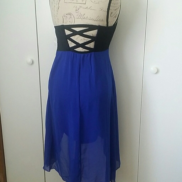 Strapless blue dress with designed open back - Picture 2 of 2